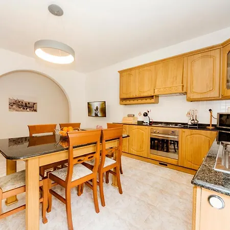 3 Bedroom Entire Appartamento