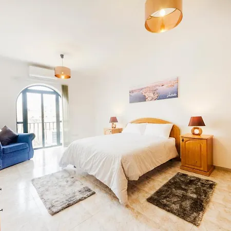 Διαμέρισμα 3 Bedroom Entire *